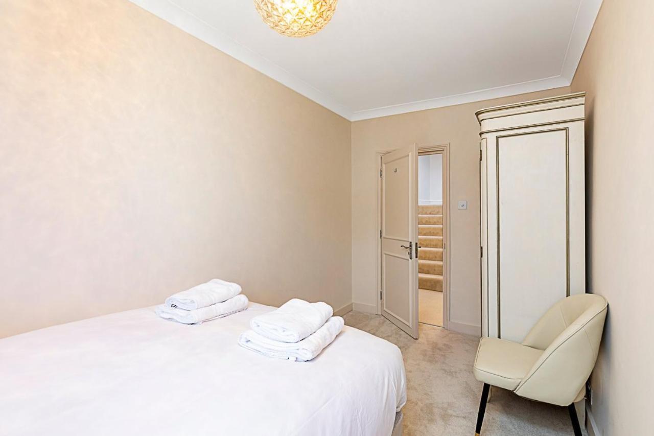 Luxury 4 Bed Fulham Townhouse With Charm Londra